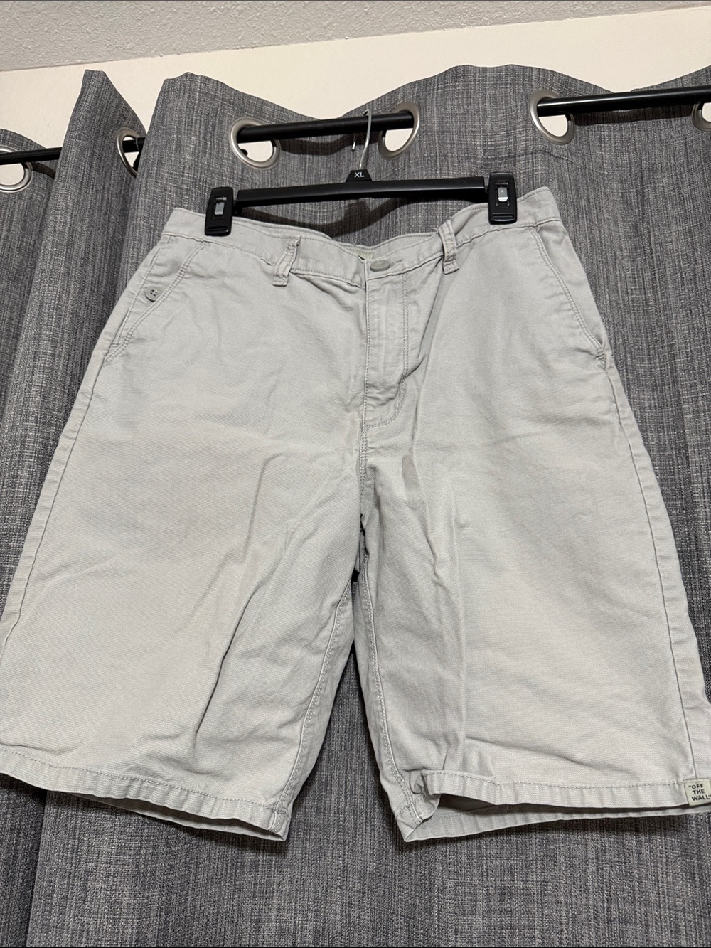 Vans Men's Light Gray Flat-Front Casual Shorts